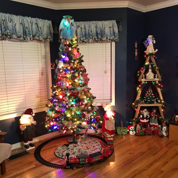 Best in Home 12/02 6:00 Central - Picture 2 of 5